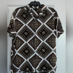 Men's Geometric Patterned Shirt - Black and White